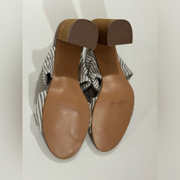 NWT Altar’d State CCOCCI Honey Gray White Stripe Knotted Block Heel Sandals 10 - Picture 8 of 8